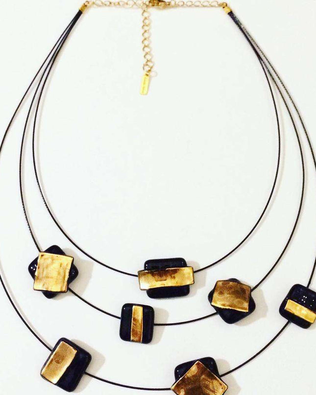Collier 3 fils 7 cabochons