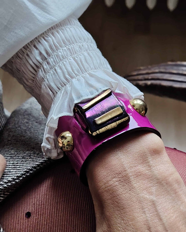 Manchette en cuir et cabochon de verre - collaboration